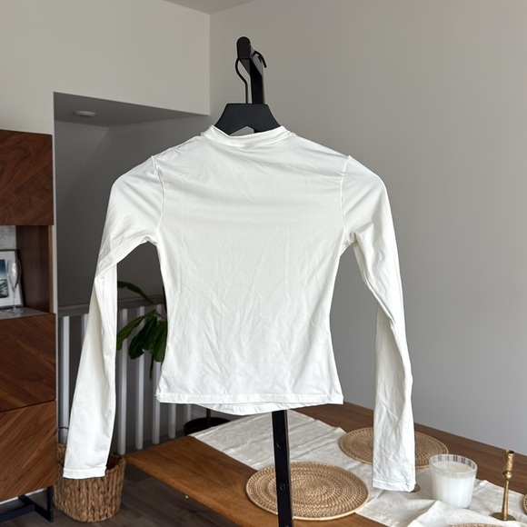 SKIMS swim top XXS - Picture 3 of 3